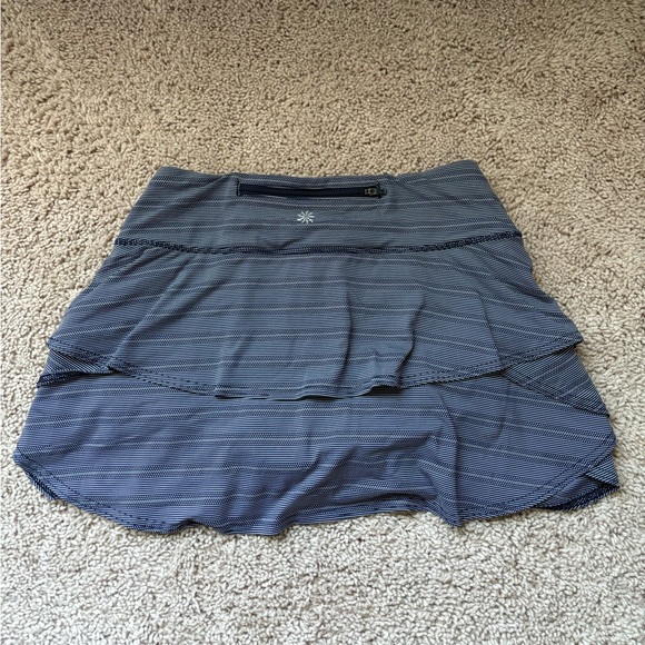 Navy blue and white patterned Lululemon skirt! Super cute design - Picture 1 of 3